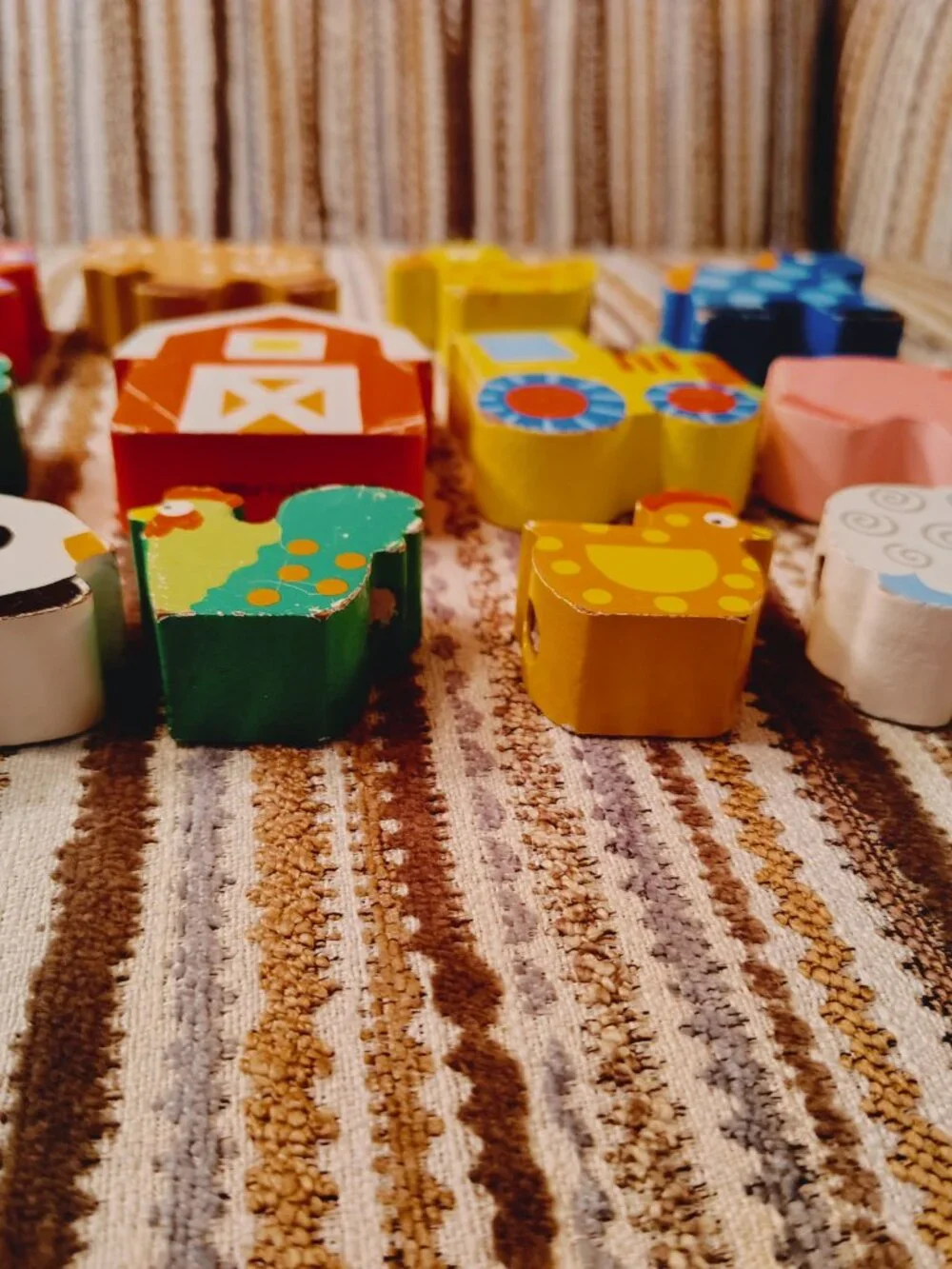 Wooden Farm Shapes Lacing Blocks 15 Pieces Barn Animals Tree Tractor